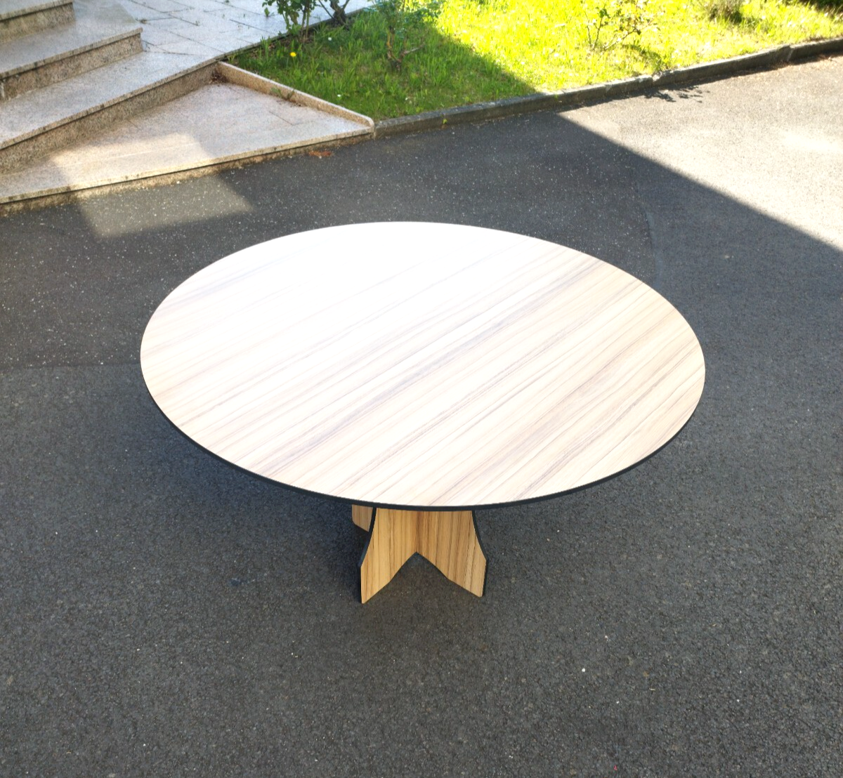 Garten Terrassen Balkon Ess-Tisch aus HPL Wetterfest  1300 mm Rund Holzdekor10