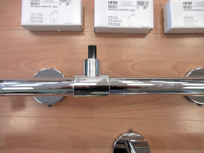 HEWI Duschhandlauf mit verschiebbarer Brausehalterstange WARM TOUCH2