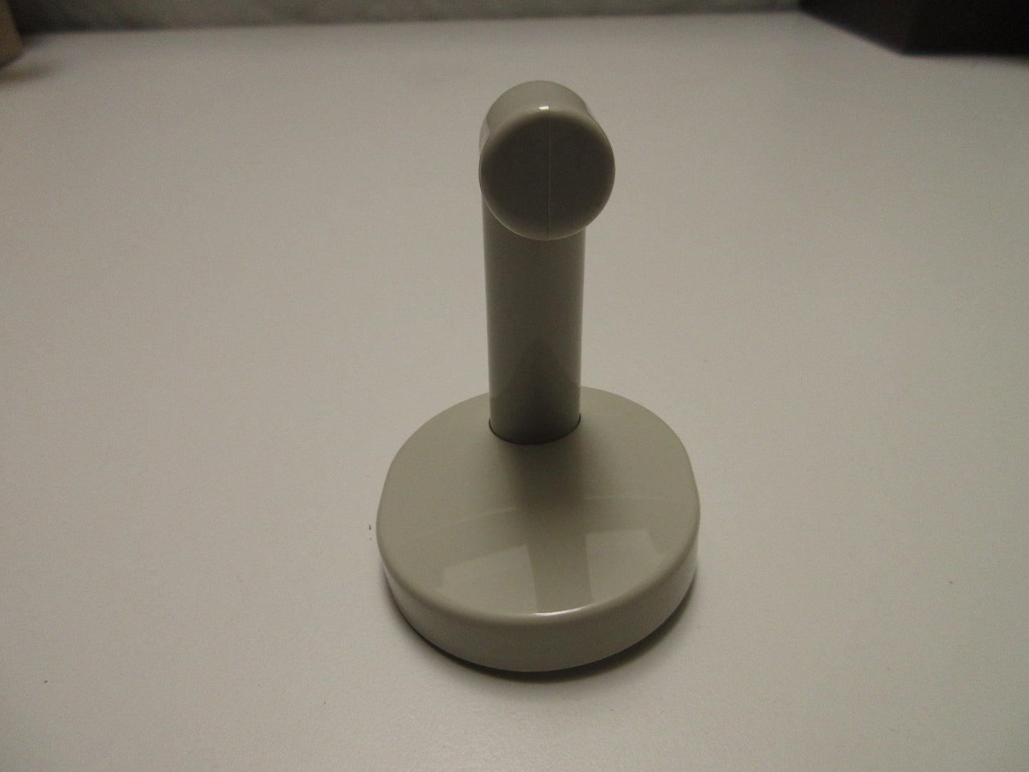 NORMBAU  Wandhaken in der Farbe Taupe NEU2
