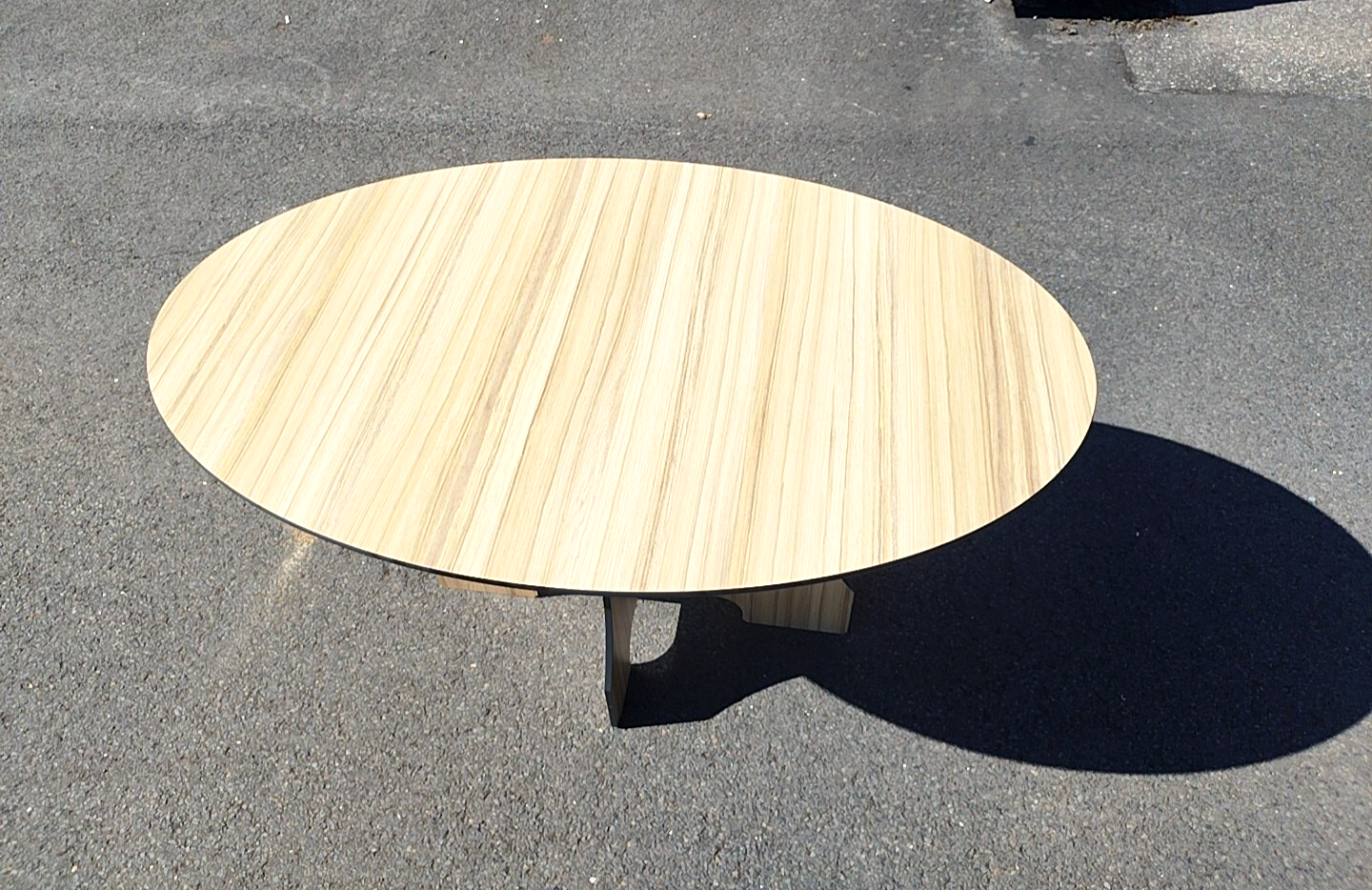 Garten Terrassen Balkon Ess-Tisch  HPL Wetterfest Oval 1300 m x 800 mm Holzdekor