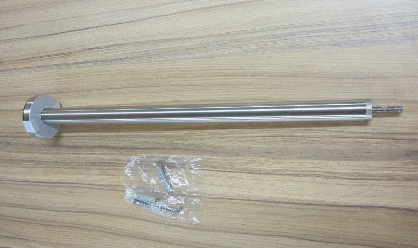 Hewi Deckenabhängung Serie 900 Edelstahl matt geschliffen 500 mm1