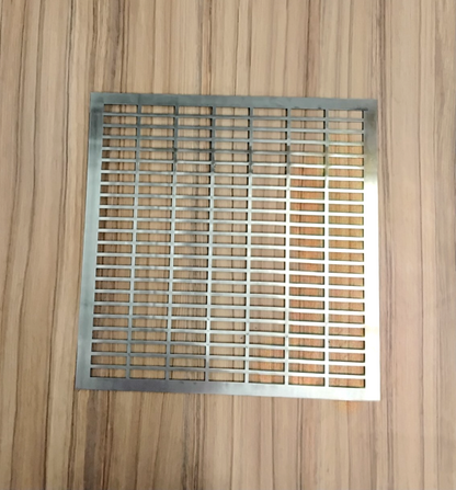Edelstahl Lüftungsgitter 420 mm x 420 mm x 2 mm1