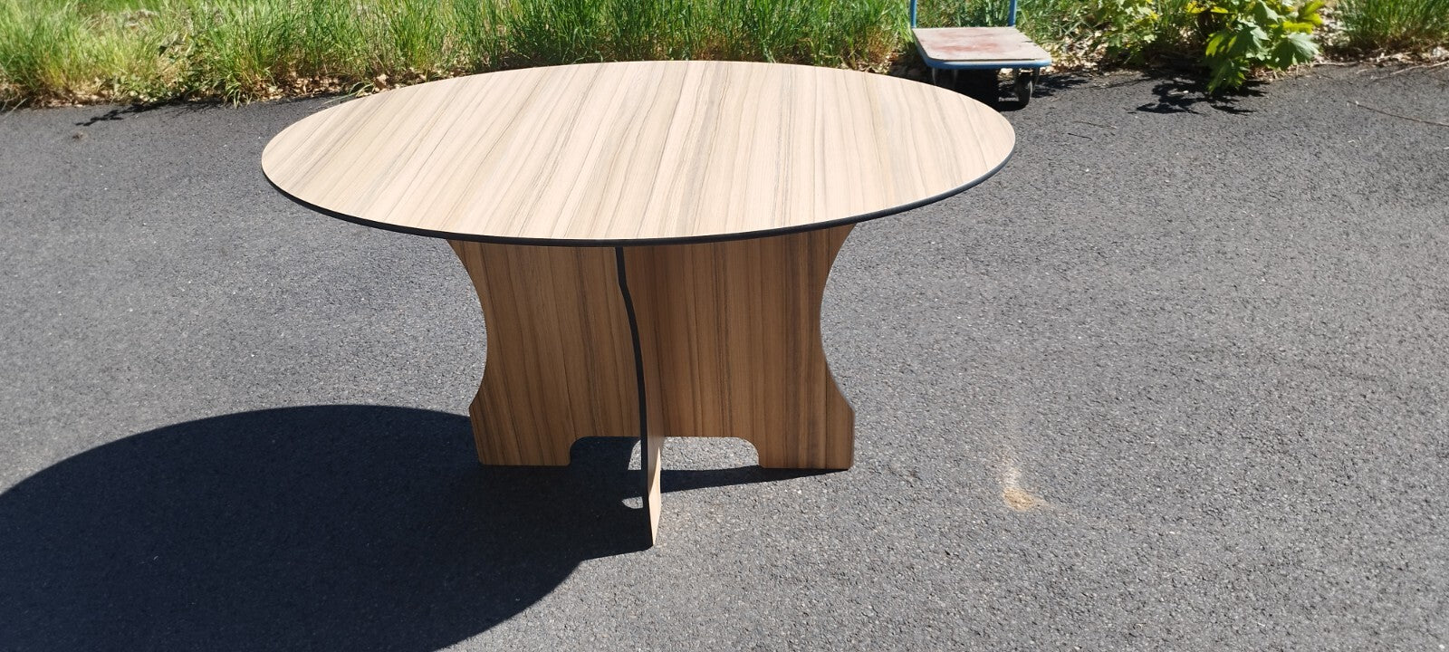 Garten Terrassen Balkon Ess-Tisch  HPL Wetterfest Oval 1300 m x 800 mm Holzdekor