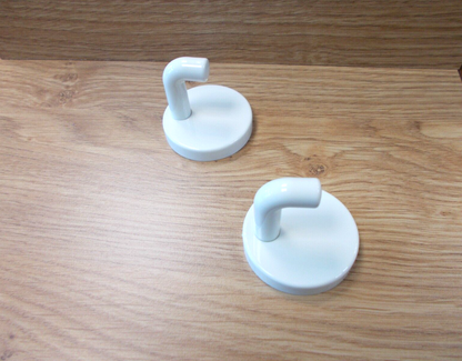 HEWI Einzalhaken Serie 477 2er Pack in weiß 50 mm Durchmesser2
