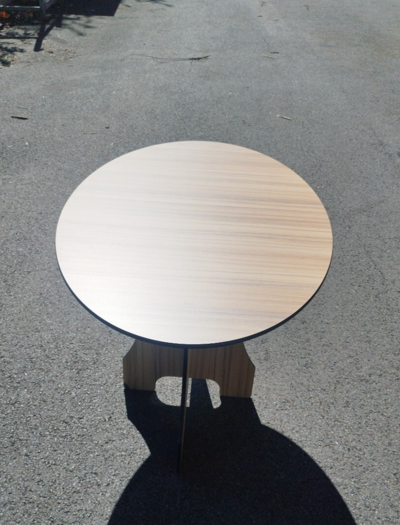 Garten Terrassen Balkon Ess-Tisch  HPL Wetterfest Oval 1300 m x 800 mm Holzdekor