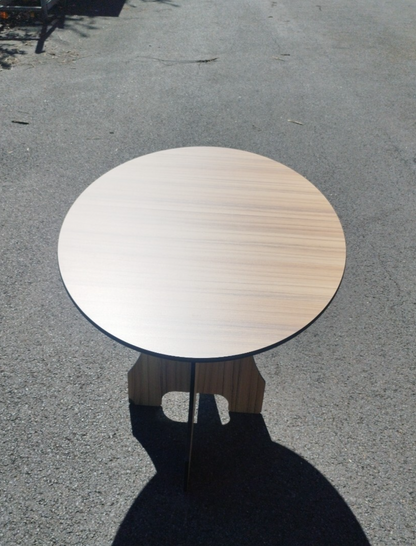 Garten Terrassen Balkon Ess-Tisch  HPL Wetterfest Oval 1300 m x 800 mm Holzdekor