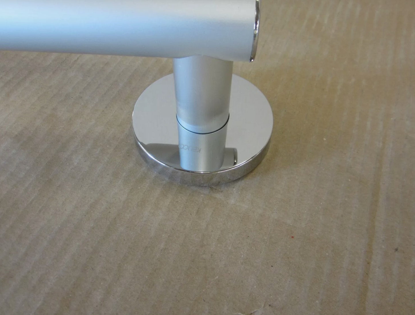 Keuco Winkelgriff  links 34907 170402     135° Silber-Eloxiert 280x420mm2