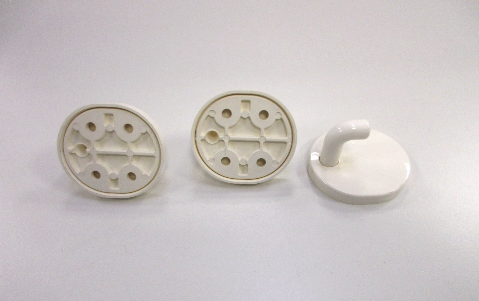 NORMBAU Handtuchhaken 3er Set weiß2