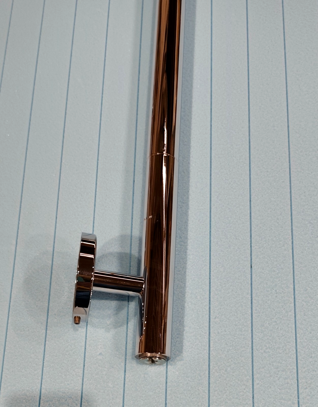HEWI Duschhandlauf mit verschiebbarer Brausehalterstange WARM TOUCH8
