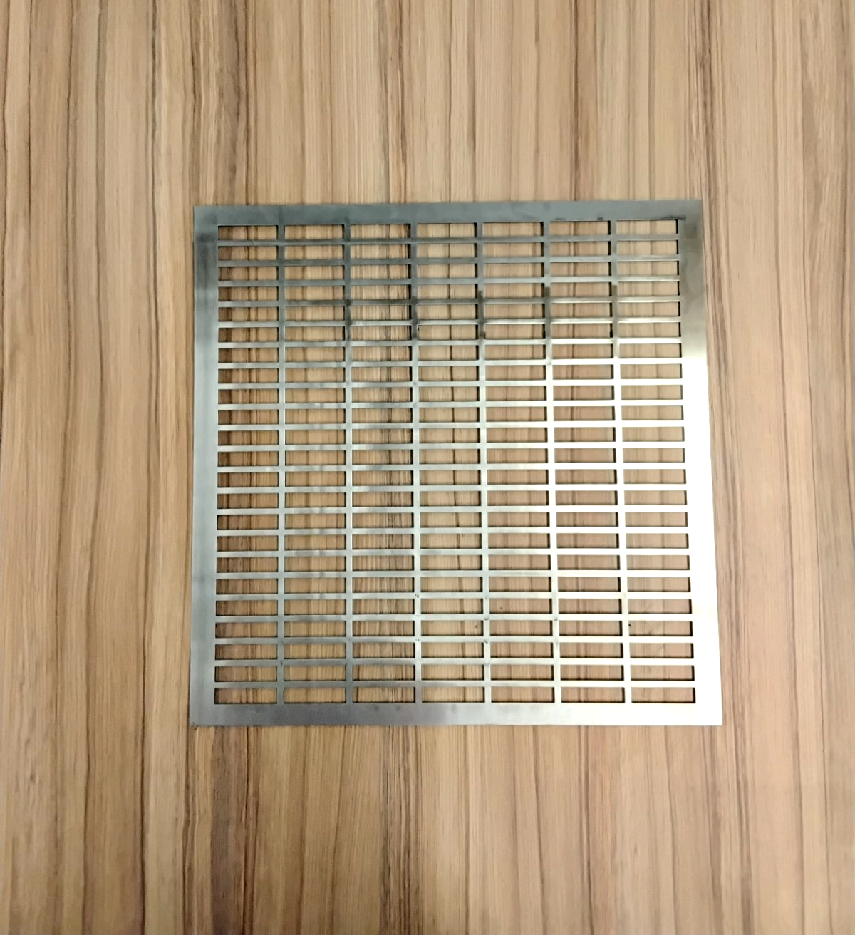 Edelstahl Lüftungsgitter 420 mm x 420 mm x 2 mm2