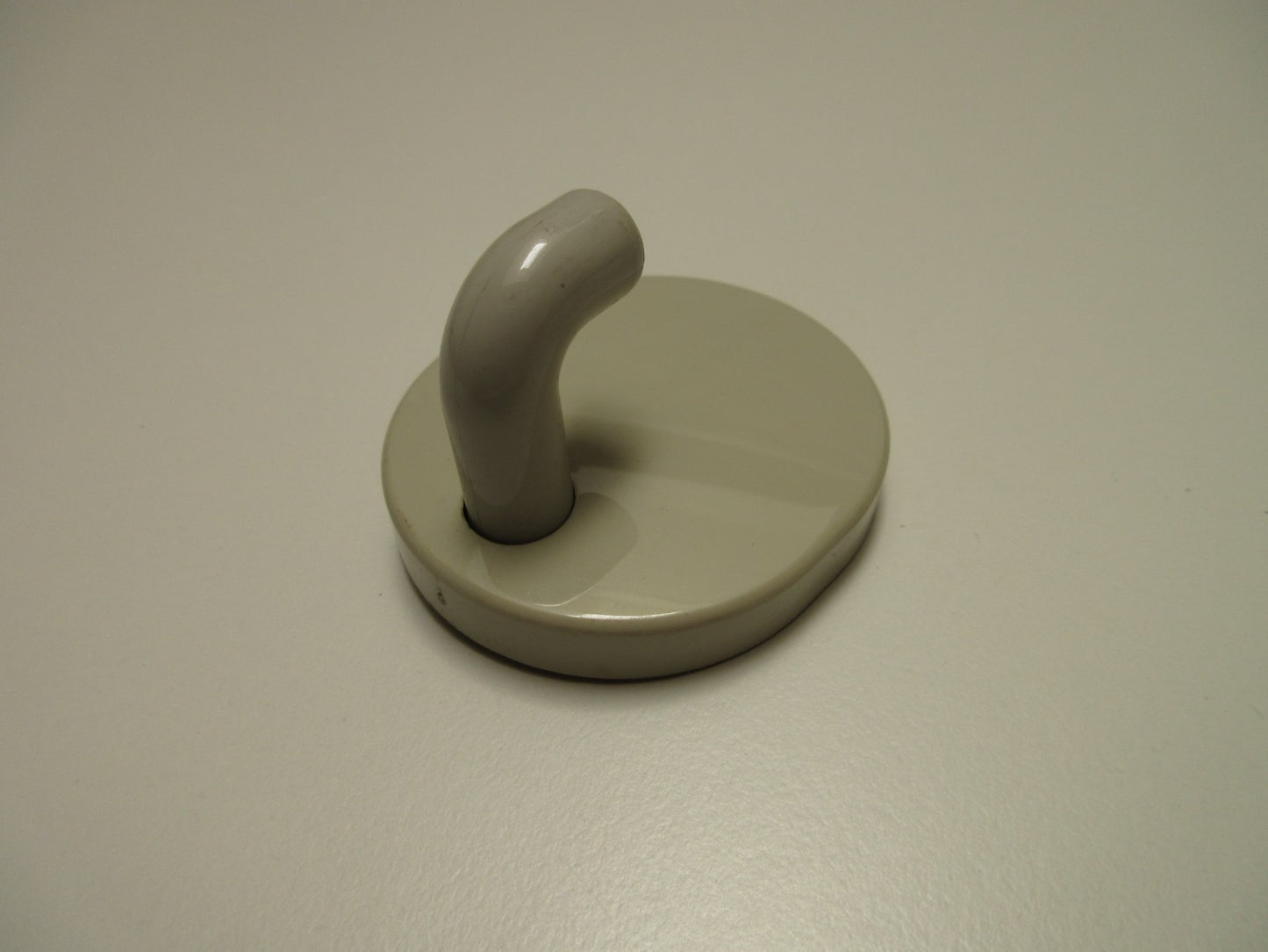 Normbau Wandhaken Taupe  ø 52 mm4