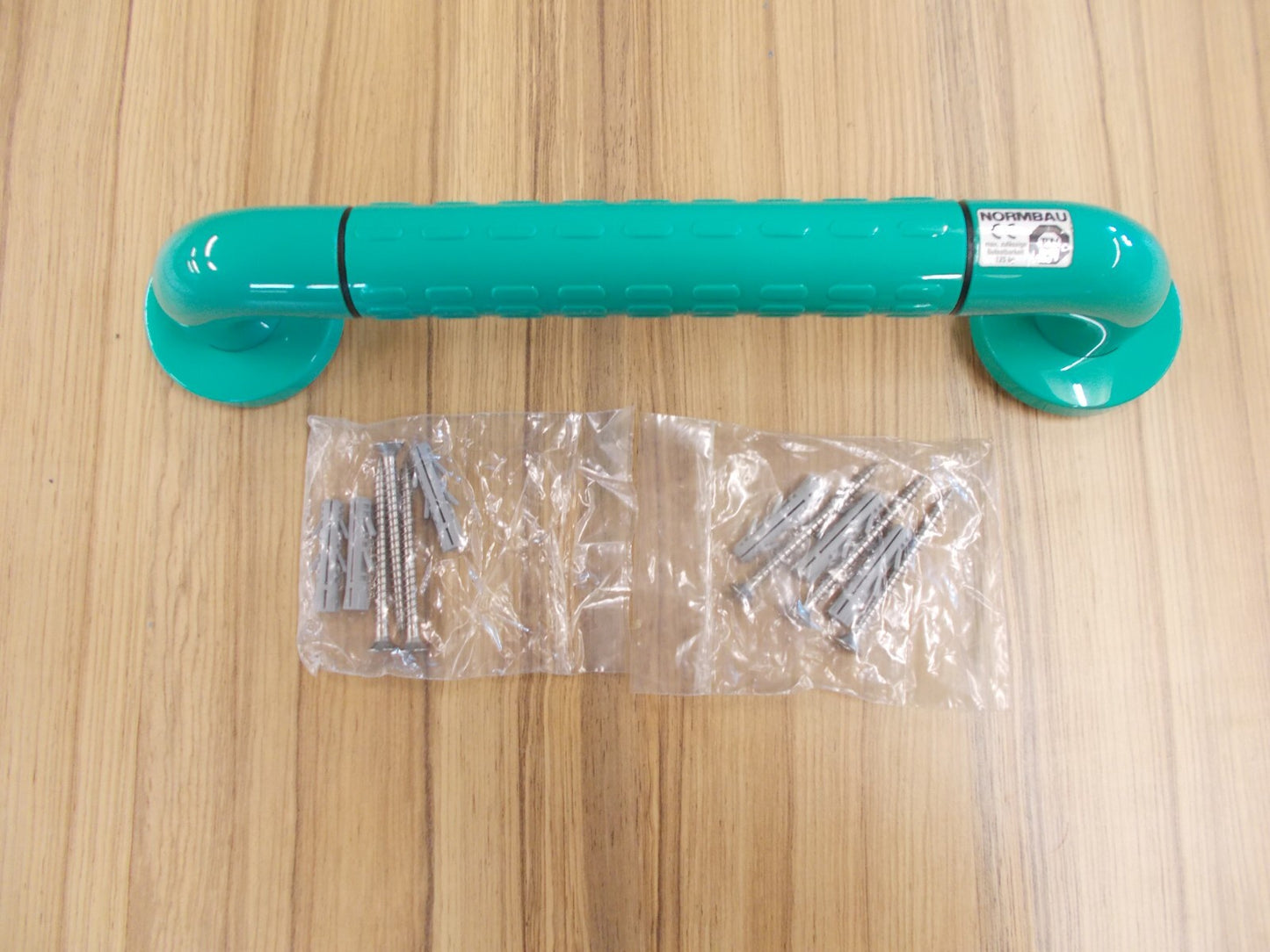 Normbau Nylon Line Barrierefreies Badezimmer-Set in Mintgrün10