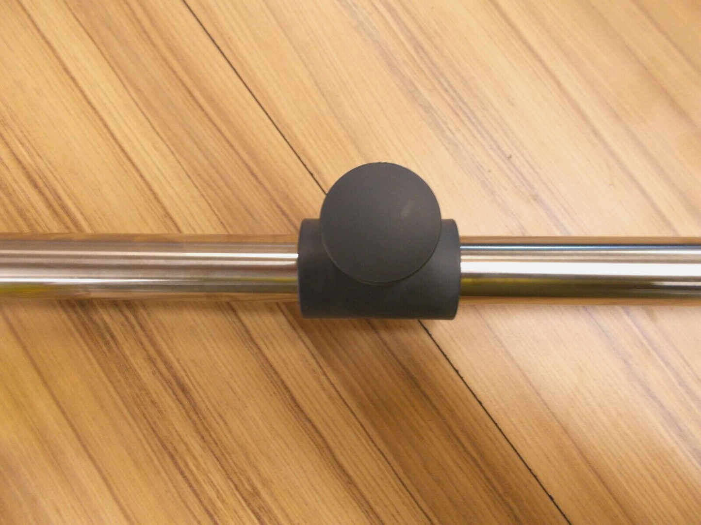 HEWI Dusch-Wannenhandlauf mit verschiebbarer Brausehalterstange  System 9004