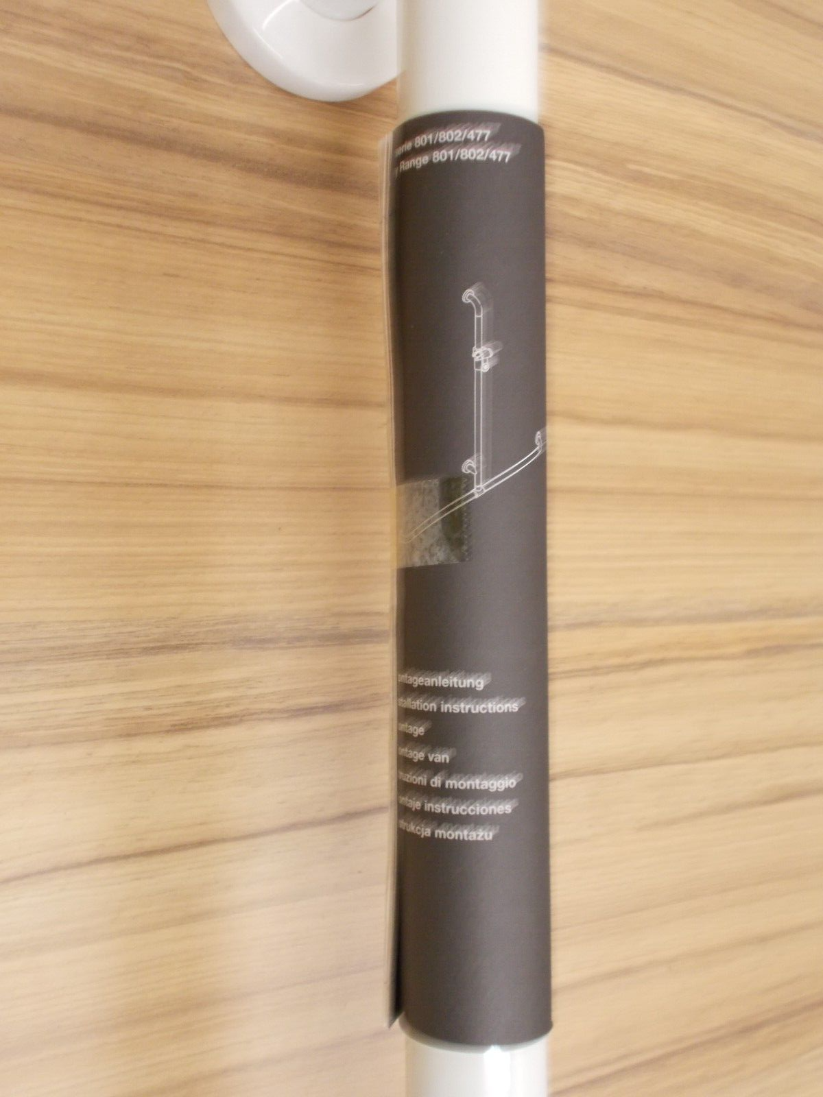 HEWI Dusch-Wannenhandlauf mit Brausehalter Serie 801 in Weiß6