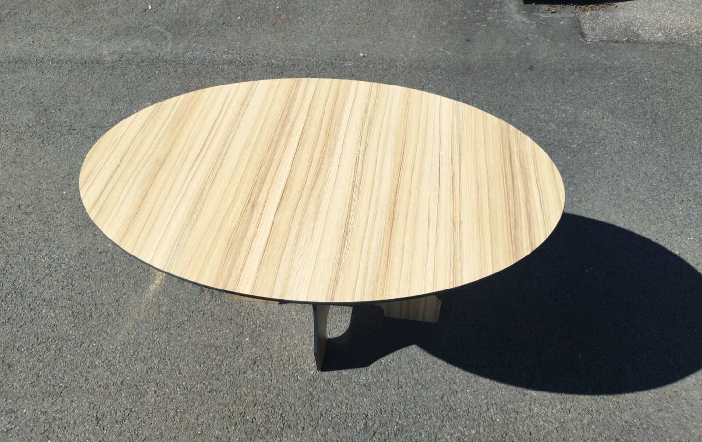 Garten Terrassen Balkon Ess-Tisch  HPL Wetterfest Oval 1300 m x 800 mm Holzdekor