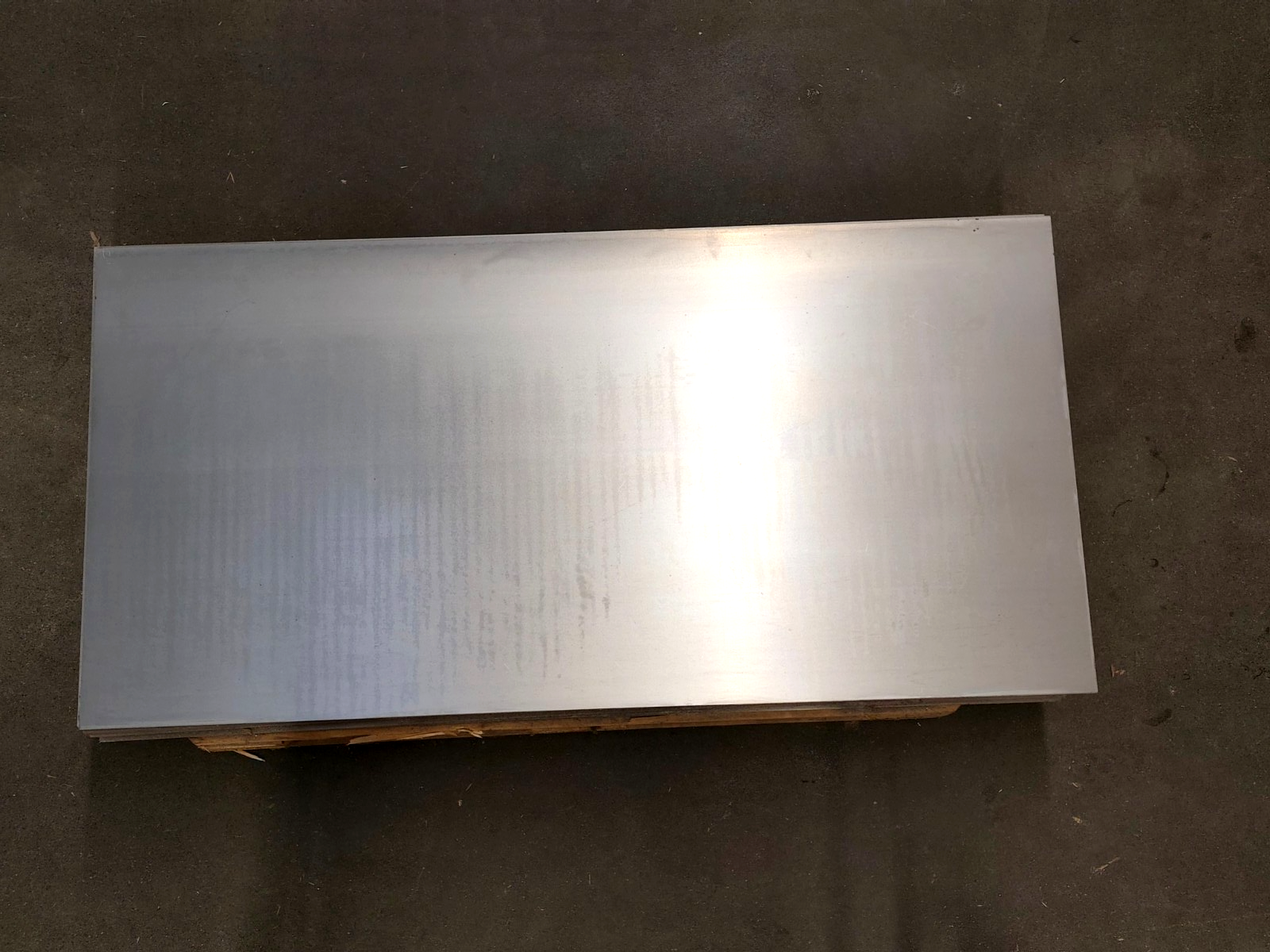 Stahlblech blank S235JR / ST37  gebeizt  leicht geölt 1,5 mm  730mm x 1460mm